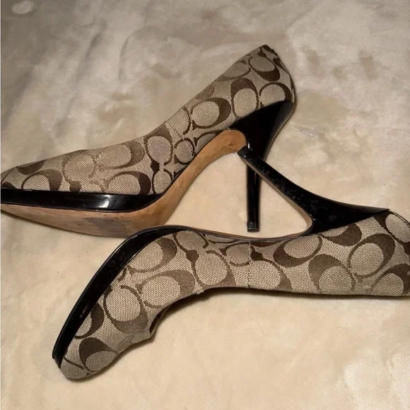Coach Women’s Signature Brown Fabric Heels- Size 9.5 B - Picture 3 of 4